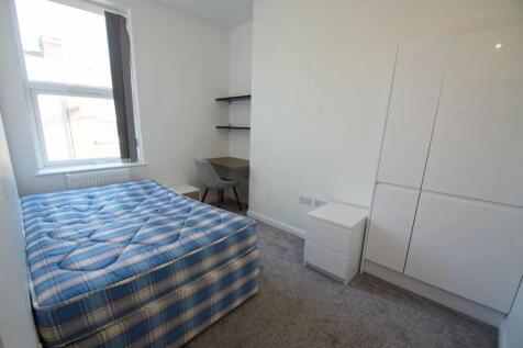 39 Wellington St. PR1 8TQ [10].jpg