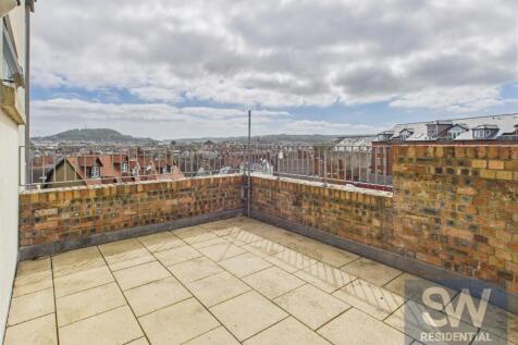CAM02674G0-PR0100-STILL013.jpg