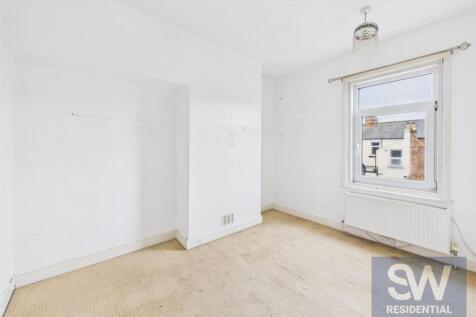 CAM02674G0-PR0083-STILL009.jpg
