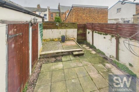 CAM02674G0-PR0083-STILL012.jpg