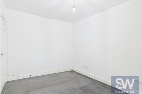CAM02674G0-PR0106-STILL007.jpg