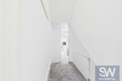 CAM02674G0-PR0109-STILL006.jpg
