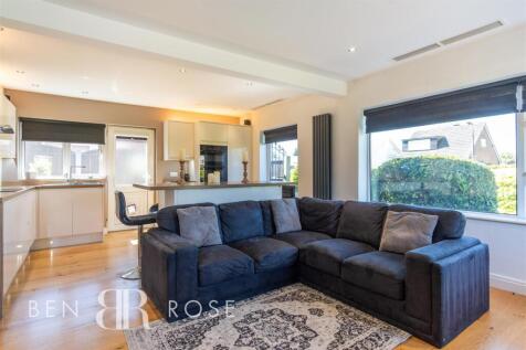 Lounge/Kitchen