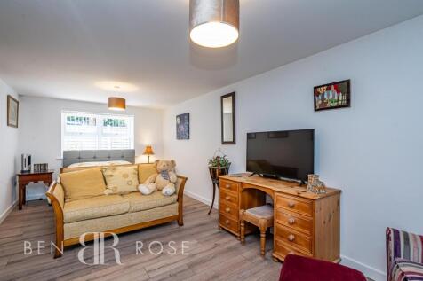 Bedroom Three / Lounge