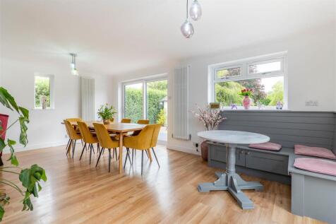 Dining Room/Sung