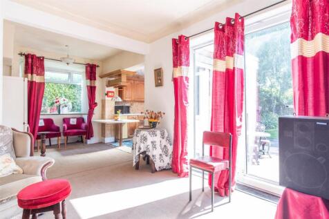 Sitting/Dining Room