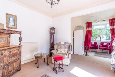 Sitting/Dining room