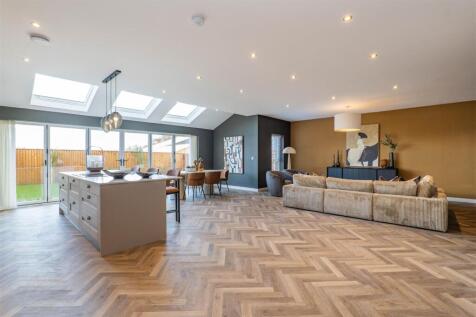 Kitchen/Dining/Family Room