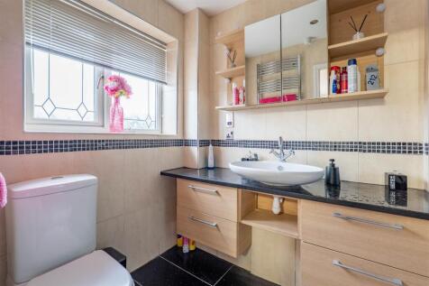 Master Bedroom Ensuite