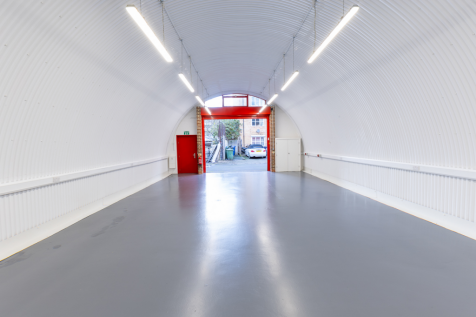 An empty arch with white lining