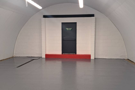 An empty arch with white lining