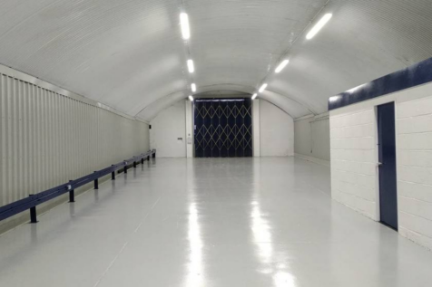 An empty arch with white lining