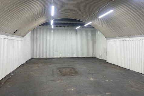 An empty arch with white lining
