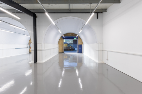 An empty arch with white lining