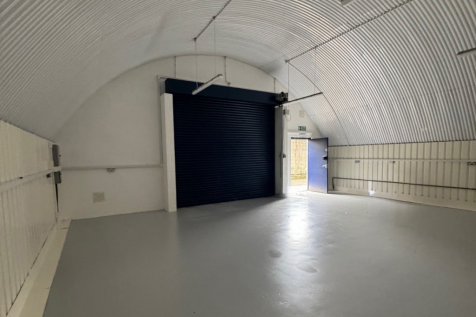 An empty arch with white lining