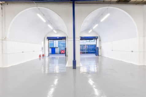 An empty arch with white lining