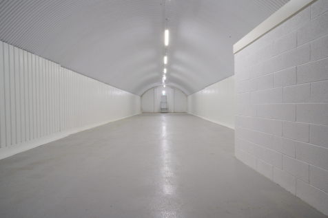 An empty arch with white lining