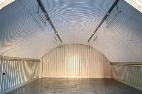 An empty arch with white lining
