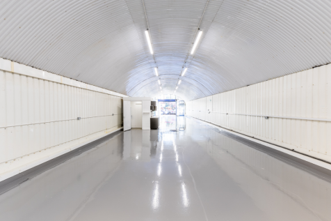 An empty arch with white lining