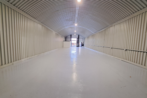 An empty arch with white lining