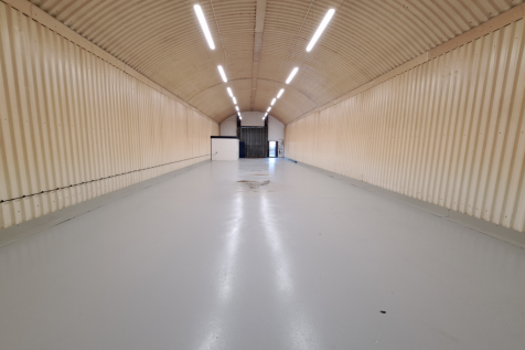An empty arch with white lining