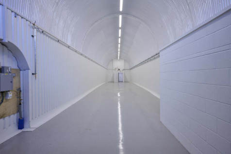 An empty arch with white lining
