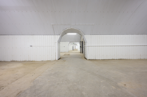 An empty arch with white lining