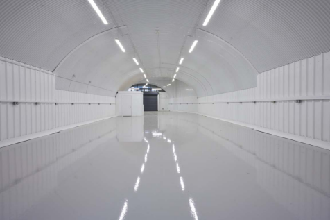 An empty arch with white lining