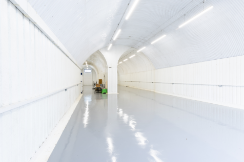 An empty arch with white lining