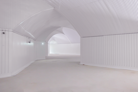 An empty arch with white lining