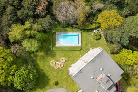 Communal Pool and Ga
