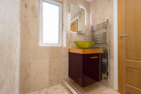Bedroom 2 En-suite