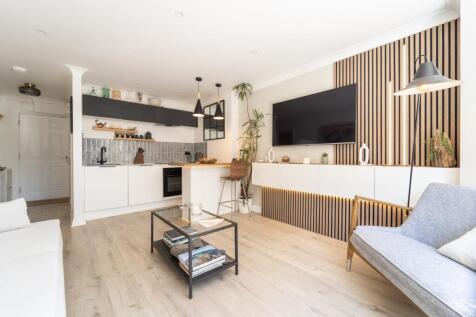Kitchen Lounge 1