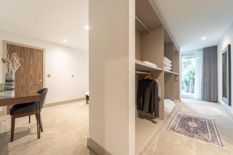 Second bedroom dress