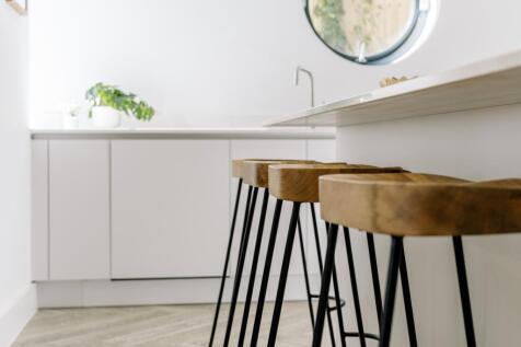 Breakfast bar area