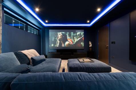 10 Nairn Rd -  By Be