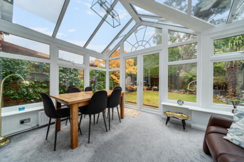 1371313-4-6909ed1...