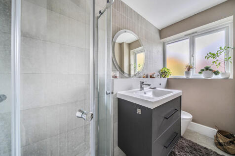 1362352-4-68ecf02...