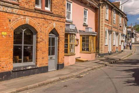 Explore Wivenhoe&#39;s independent restaurants, shops &amp; cafes