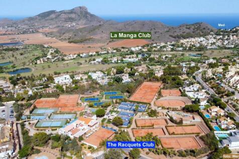 flyfoto The racquets club