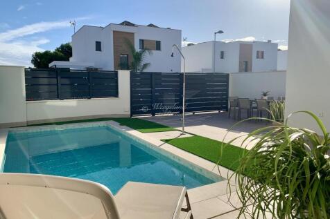 Garden And Pool