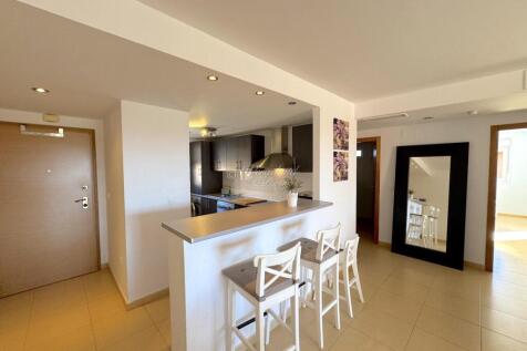 Entrance Kitchen