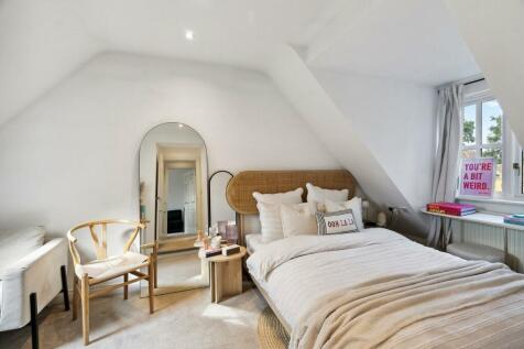 bedroom 2.jpeg