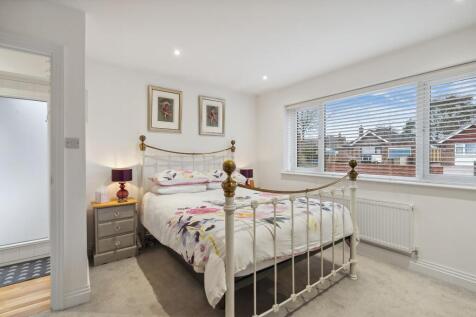 bedroom 1.jpeg