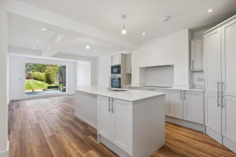 Kitchen 1.jpeg
