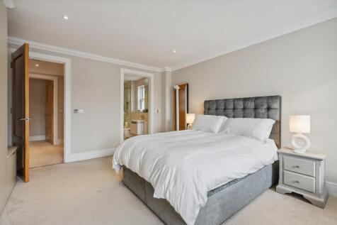 bedroom 2.jpeg