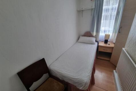 11a Pevensey Road Bedroom 3.jpg