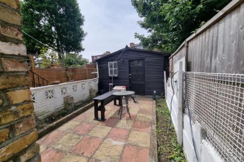 11a Pevensey Road Garden.jpg