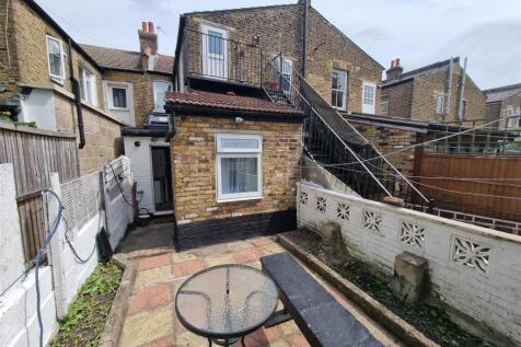 11a Pevensey Road Garden 2.jpg
