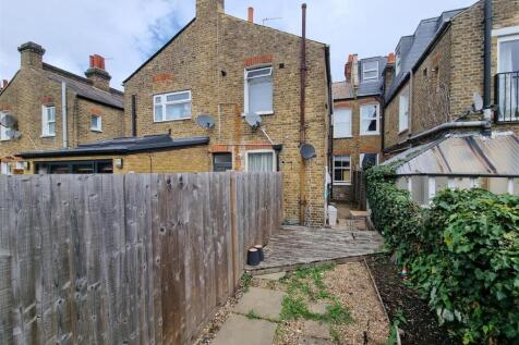 15 Loubet Street Outside Back.jpg